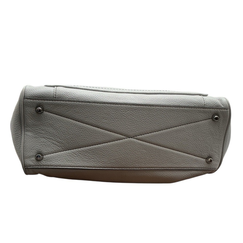 Marc Jacobs Empire City convertible leather tote bag in a shade of light grey - Picture 11 of 14